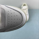 Off-White c/o Virgil Abloh