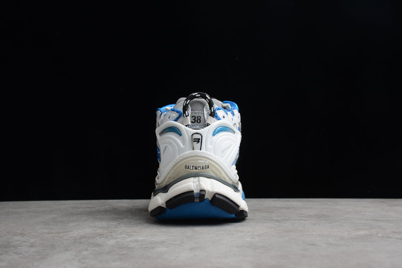 Q68 Balenciaga Runner