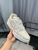 Tênis LV Trainer Dourado